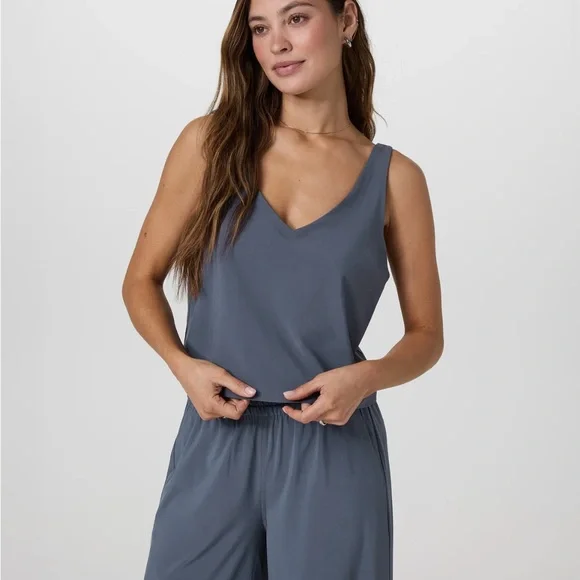 Vuori Villa Cropped Tank - Picture 2 of 6